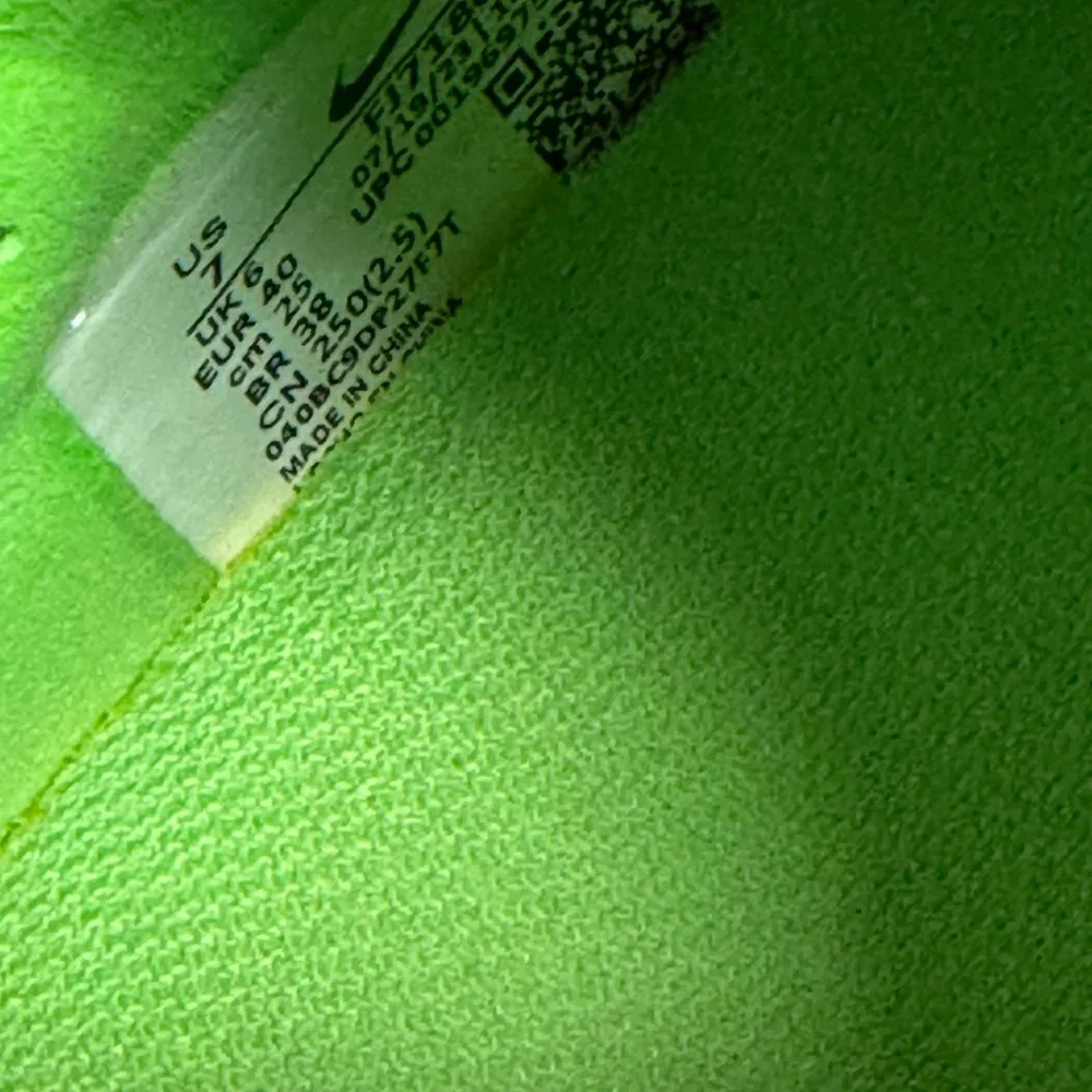 Used - Picture 2 of 8